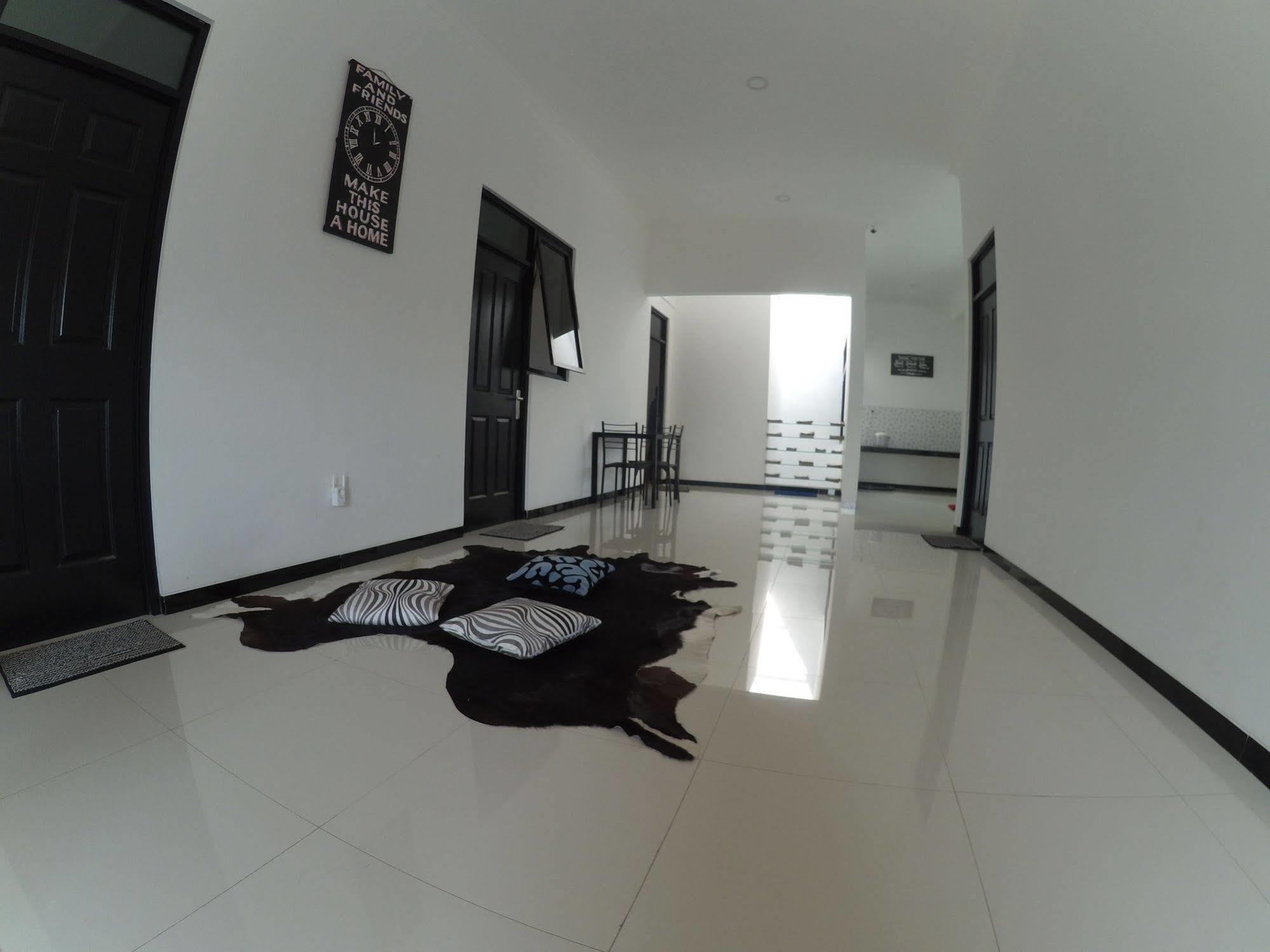 Mess Inn Semarang Exteriér fotografie