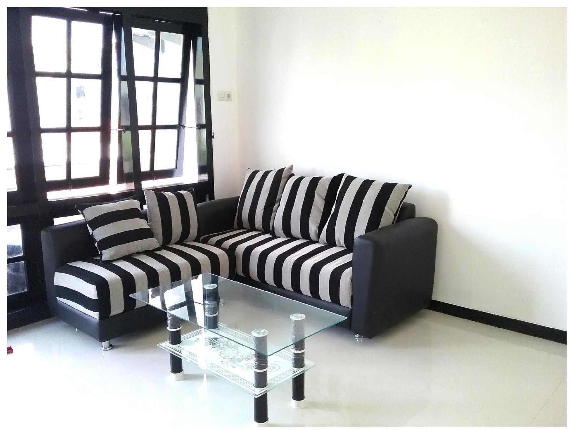 Mess Inn Semarang Exteriér fotografie