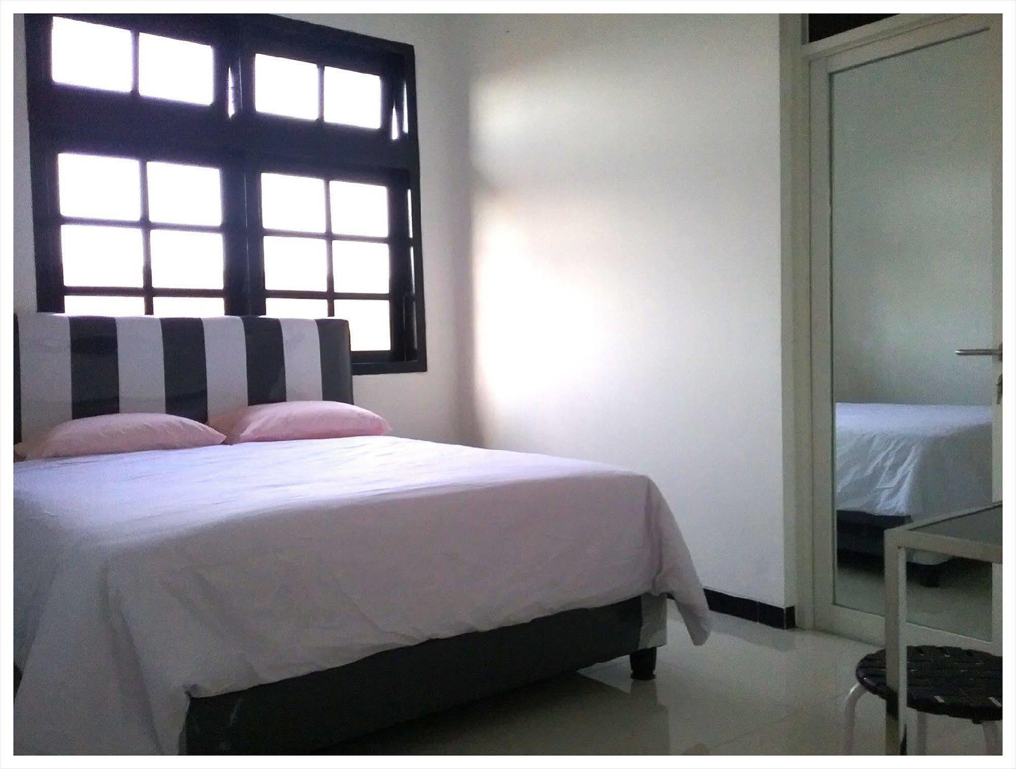 Mess Inn Semarang Exteriér fotografie